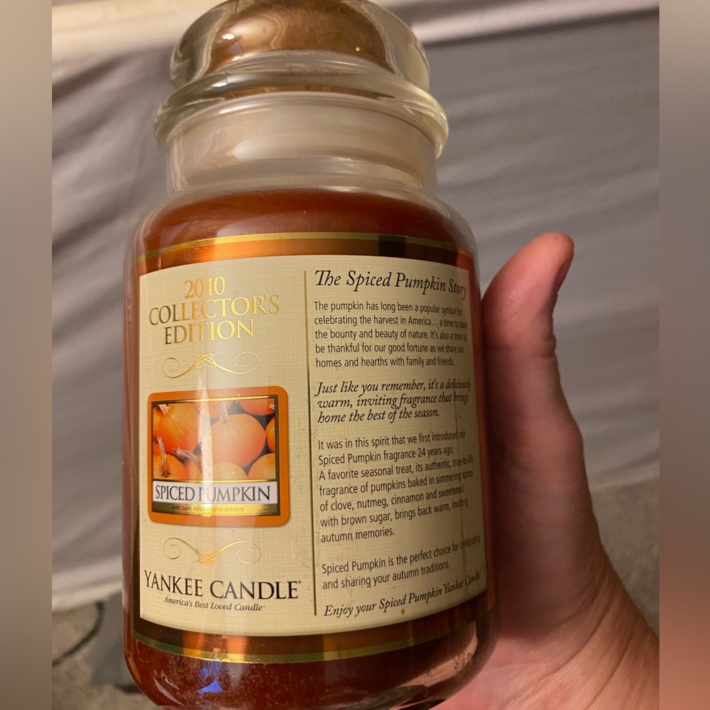Yankee Candle Large Jar Spiced Pumpkin Collector’s Edition 2010 - Picture 2 of 4